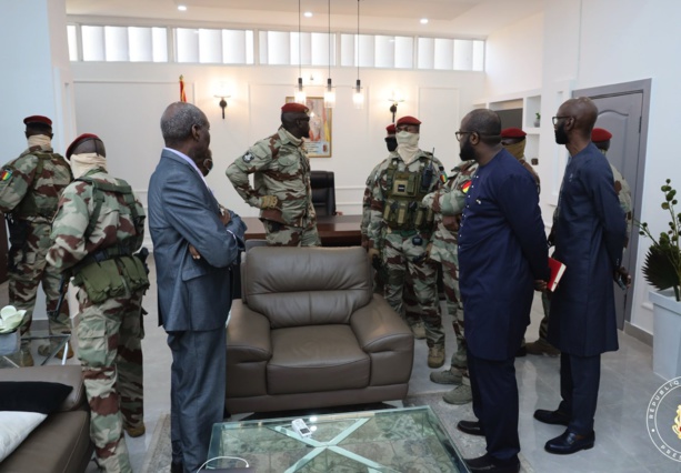 Guinée : Doumbouya suspend le Procureur général et le haut commandant de la gendarmerie