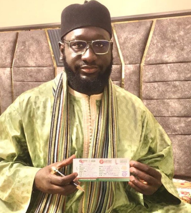 PASTEF: Serigne Assane Mbacké  exhibe sa carte de membre