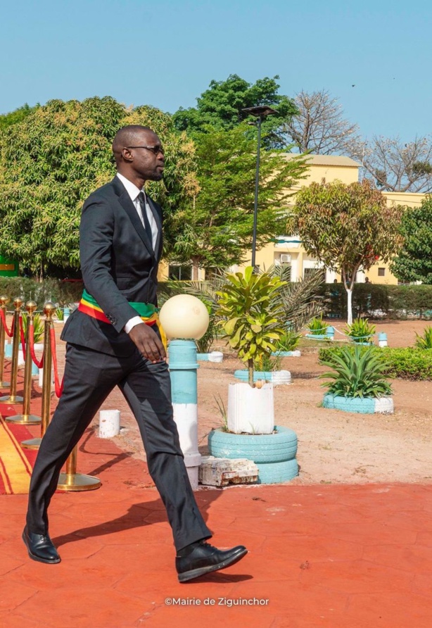 Ziguinchor- Célébration de la fête d’indépendance : le sens de la participation du maire Ousmane Sonko ! Ziguinchor- Célébration de la fête d’indépendance : le sens de la participation du maire Ousmane Sonko !