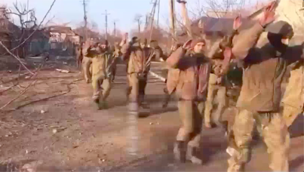 Marioupol : Plus de 260 marines ukrainiens se sont rendus à l'armée russe (Vidéo)