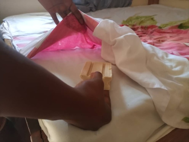 Un morceau de savon sous vos draps avant d’aller dormir? Si vous lisez ceci, vous l’essayerez aussi! Un morceau de savon sous vos draps avant d’aller dormir? Si vous lisez ceci, vous l’essayerez aussi!