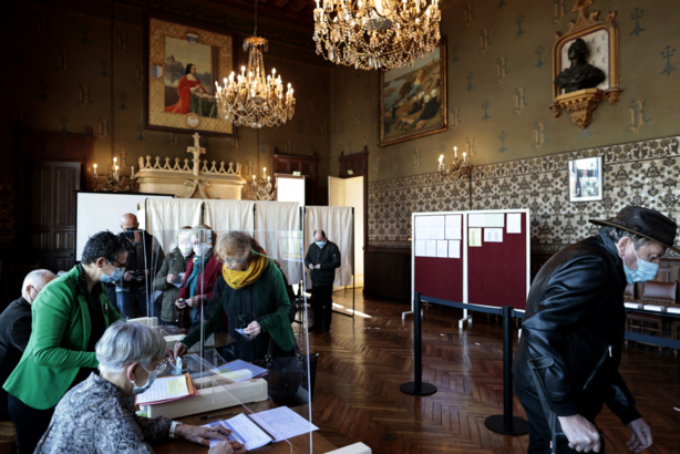Élection présidentielle française: 25,48% de taux de participation à midi Élection présidentielle française: 25,48% de taux de participation à midi