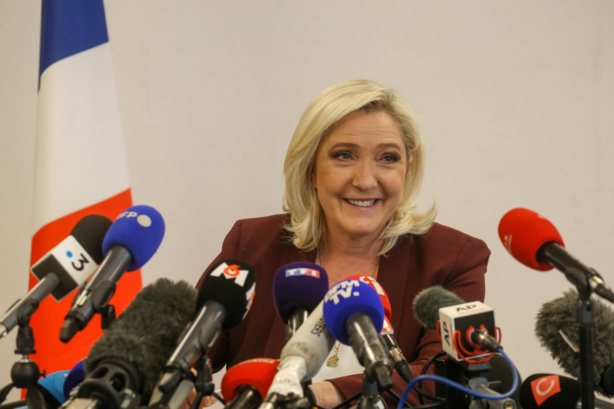 Le Pen charme l'électorat de Mélenchon : "Nous faciliterons l’organisation de référendums sur tous les sujets"