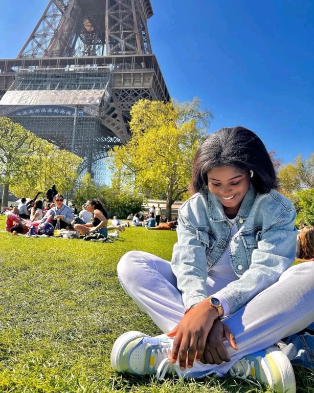 Les nouveaux clichés de l’actrice Virginie Les nouveaux clichés de l’actrice Virginie