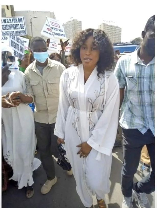 Mais où est donc passée la grossesse de Adji Sarr ?