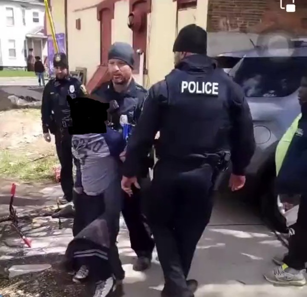 Etats-Unis : l’arrestation d’un enfant après avoir volé un paquet de chips provoque la polémique Etats-Unis : l’arrestation d’un enfant après avoir volé un paquet de chips provoque la polémique