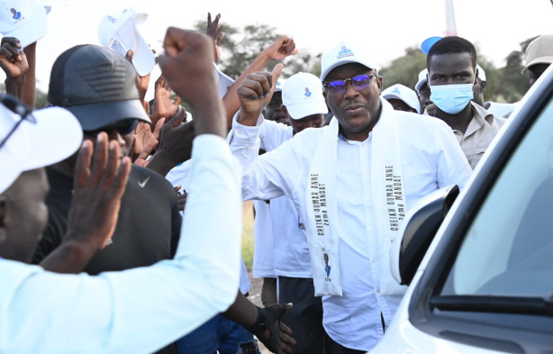 BBY DEPARTEMENT DE PODOR : Cheikh Oumar Anne cumule à 53 570 parrains pour les Législatives BBY DEPARTEMENT DE PODOR : Cheikh Oumar Anne cumule à 53 570 parrains pour les Législatives
