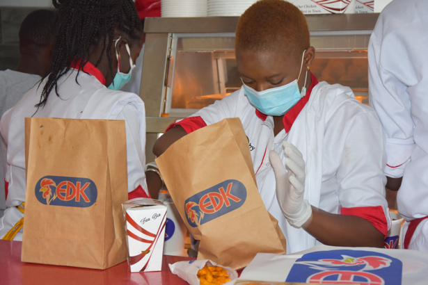 Points de vente Djolof Chicken : Le service client séduit les acheteurs avec sa rapidité Points de vente Djolof Chicken : Le service client séduit les acheteurs avec sa rapidité