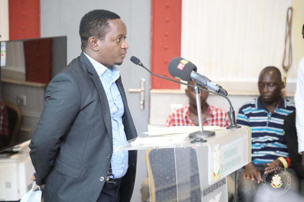 Guinée : Moussa Sylla, responsable de la communication du Colonel Doubouya Guinée : Moussa Sylla, responsable de la communication du Colonel Doubouya