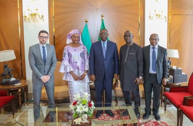 Macky Sall reçoit un défenseur des homosexuels....l’affaire qui fait polémique Macky Sall reçoit un défenseur des homosexuels....l’affaire qui fait polémique