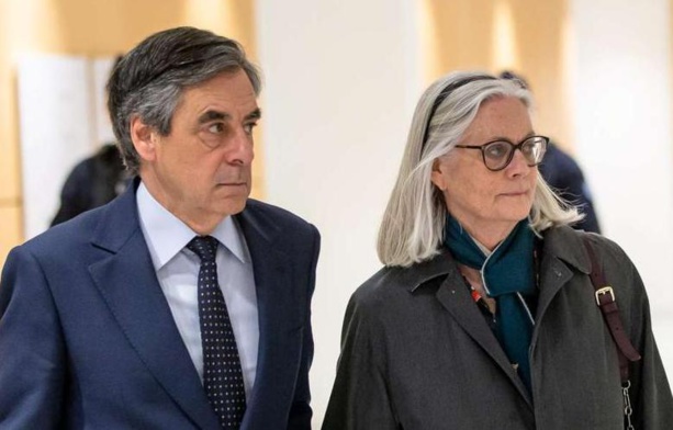 Emplois fictifs : François Fillon condamné un an de prison ferme Emplois fictifs : François Fillon condamné un an de prison ferme