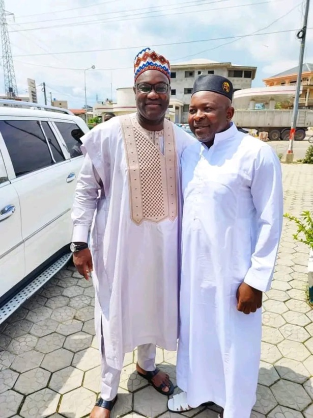 L’ancien international camerounais s’est converti à l’Islam. L’ancien international camerounais s’est converti à l’Islam.