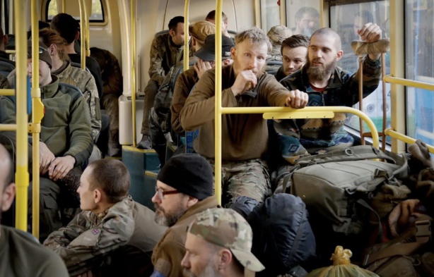 Reddition de 265 soldats Ukrainiens à Marioupol : L'armée russe poursuit son offensive Reddition de 265 soldats Ukrainiens à Marioupol : L'armée russe poursuit son offensive