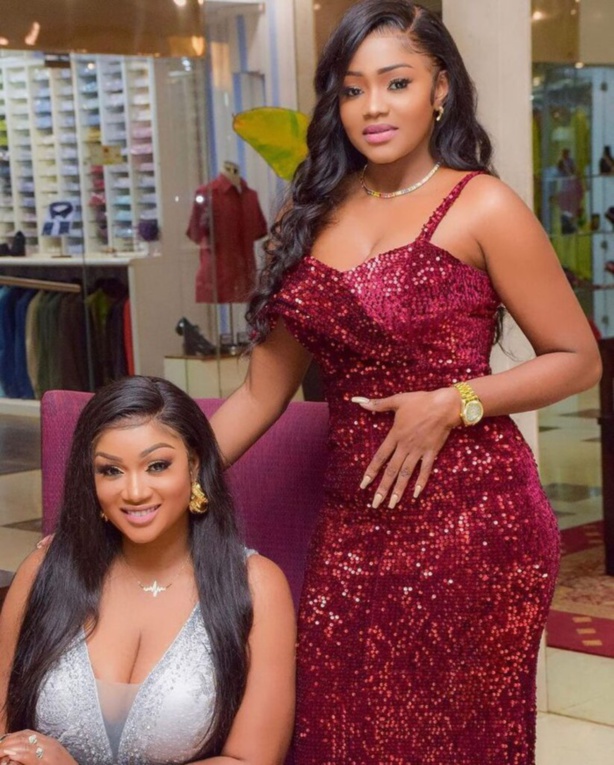 Fama Thioune et Adja Astou en toute complicité Fama Thioune et Adja Astou en toute complicité