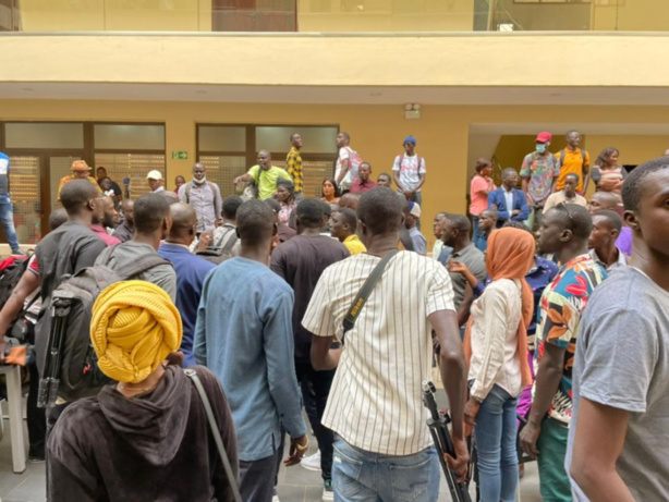 Agression d’une journaliste au siège de l’Apr : Le SYNPICS tance les partisans de Macky Sall Agression d’une journaliste au siège de l’Apr : Le SYNPICS tance les partisans de Macky Sall