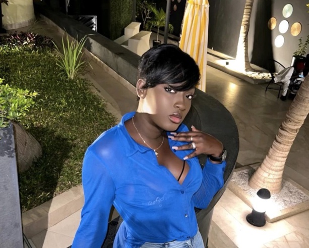 La charmante actrice Cathy de plus en plus claire La charmante actrice Cathy de plus en plus claire