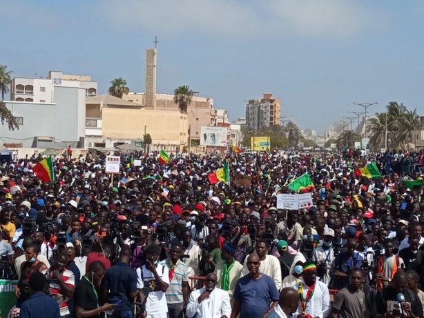 Manifestation de Yewwi Askan Wi : la place de la nation refuge déjà du monde 