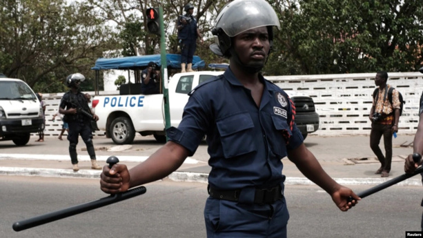 Au Ghana, plusieurs policiers suspendus après des heurts avec des étudiants Au Ghana, plusieurs policiers suspendus après des heurts avec des étudiants