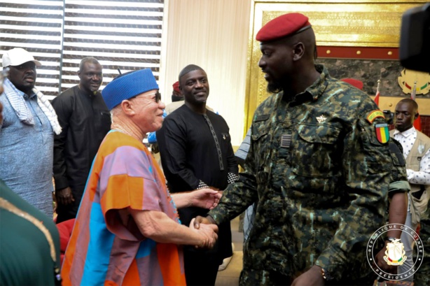 Guinée : voilà pourquoi Akon, Salif Keita, Paul Pogba...ont été reçus par le colonel Mamady Doumbya