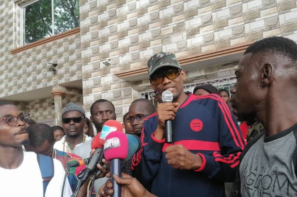 Habib Niang à la jeunesse. "ces leaders de l'opposition vous utilisent comme des chairs à canon. Vous devez refuser..." Habib Niang à la jeunesse. "ces leaders de l'opposition vous utilisent comme des chairs à canon. Vous devez refuser..."