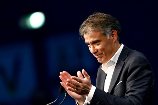 Un simple tweet du patron du PS français, Olivier Faure fait bondir Benno Book Yaakaar Un simple tweet du patron du PS français, Olivier Faure fait bondir Benno Book Yaakaar