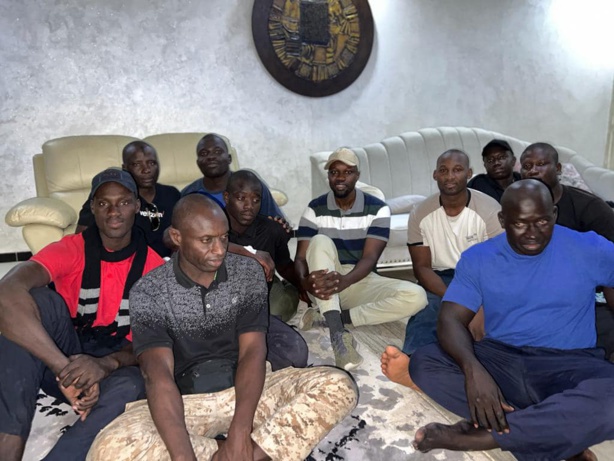 "Je rends hommage aux leaders et aux sympathisants victimes de la folie dictatoriale du régime" (SONKO) "Je rends hommage aux leaders et aux sympathisants victimes de la folie dictatoriale du régime" (SONKO)