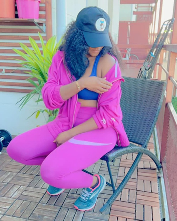 Fama Thioune de plus en plus mimi, ravissante... en mode training Fama Thioune de plus en plus mimi, ravissante... en mode training