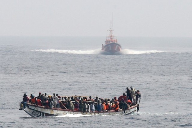  Dahla, une pirogue avec à son bord 189 passagers, échoue...des Sénégalais et Guinéens parmi les victimes  Dahla, une pirogue avec à son bord 189 passagers, échoue...des Sénégalais et Guinéens parmi les victimes