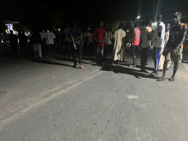 Manifestation à l'UCAD. : Des étudiants ressortissants de Ziguinchor réclament leur subvention à Sonko Manifestation à l'UCAD. : Des étudiants ressortissants de Ziguinchor réclament leur subvention à Sonko