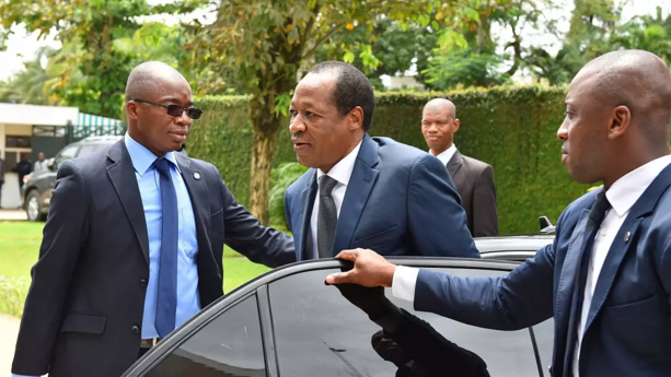 Retour imminent de Blaise Compaoré au Burkina Faso : Ce que Damiba a promis à l’ex-Président Retour imminent de Blaise Compaoré au Burkina Faso : Ce que Damiba a promis à l’ex-Président