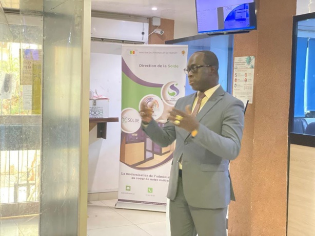 Charles Emile Ciss lâche Macky et dit non à un 3e Mandat : "Cette décision de ne pas soutenir le Président..." Charles Emile Ciss lâche Macky et dit non à un 3e Mandat : "Cette décision de ne pas soutenir le Président..."