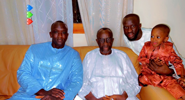 Moustapha Cissé Lo affiche la forme avec ses enfants