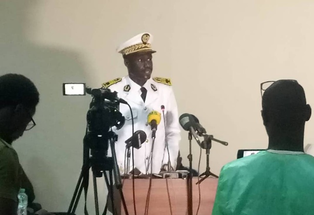 Préfecture de Ziguinchor : Pape Madické passe le témoin à Cherif Mouhamadou B.Ndiaye Préfecture de Ziguinchor : Pape Madické passe le témoin à Cherif Mouhamadou B.Ndiaye