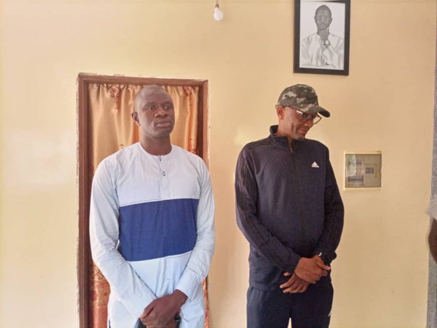 Thiès : Habib Niang de l'APR, chez le maire de la ville après l'attaque de son cortège. Thiès : Habib Niang de l'APR, chez le maire de la ville après l'attaque de son cortège.