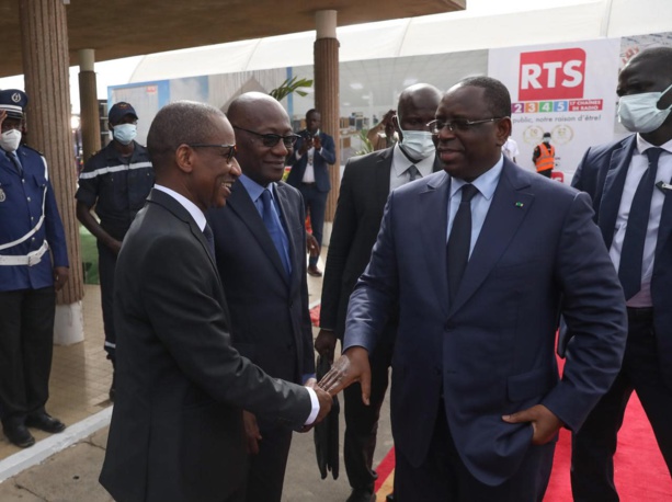 Comment Macky et Racine ont transformé la RTS en média de propagande ... Comment Macky et Racine ont transformé la RTS en média de propagande ...