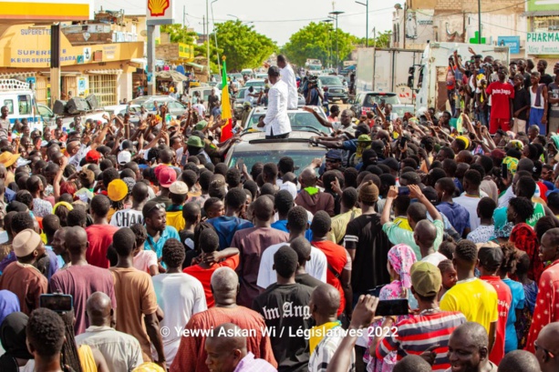 Ousmane Sonko fait escale à Kébémer, la ville natale de Me Wade Ousmane Sonko fait escale à Kébémer, la ville natale de Me Wade
