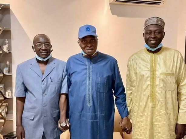 Me Abdoulaye Wade est bel et bien à Dakar !