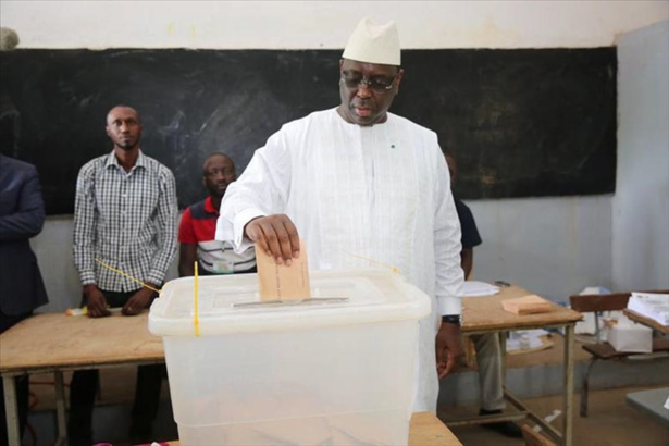 Macky Sall : "Après avoir exercé son droit de vote, chacun doit aller vaquer tranquillement à ses occupations"