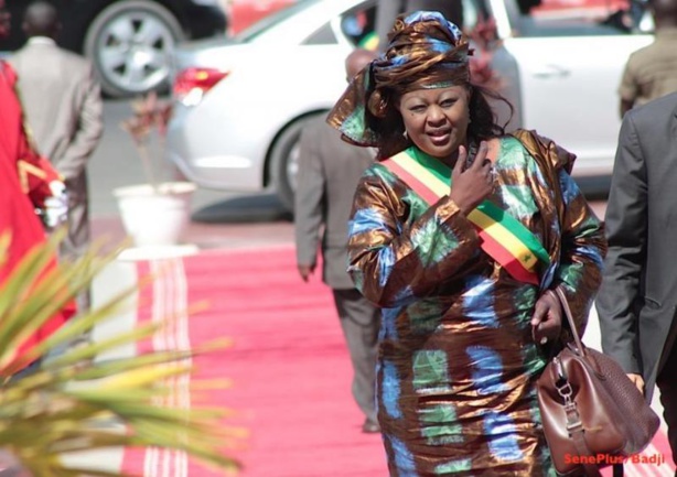 Défaite de Benno : Awa NIANG inonde Pikine de ses chaudes larmes Défaite de Benno : Awa NIANG inonde Pikine de ses chaudes larmes