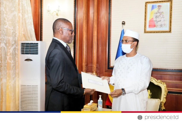 Tchad: Déby a reçu Pierre Atepa, Envoyé Spécial du président Macky Sall Tchad: Déby a reçu Pierre Atepa, Envoyé Spécial du président Macky Sall