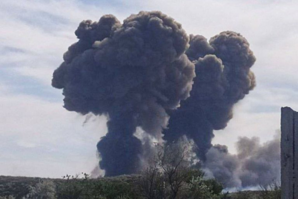 Crimée : Incendie et explosions de munitions dans une base militaire russe Crimée : Incendie et explosions de munitions dans une base militaire russe