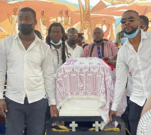 Obsèques de François Mancabou : Guy Marius Sagna mouille Macky Sall et... Obsèques de François Mancabou : Guy Marius Sagna mouille Macky Sall et...