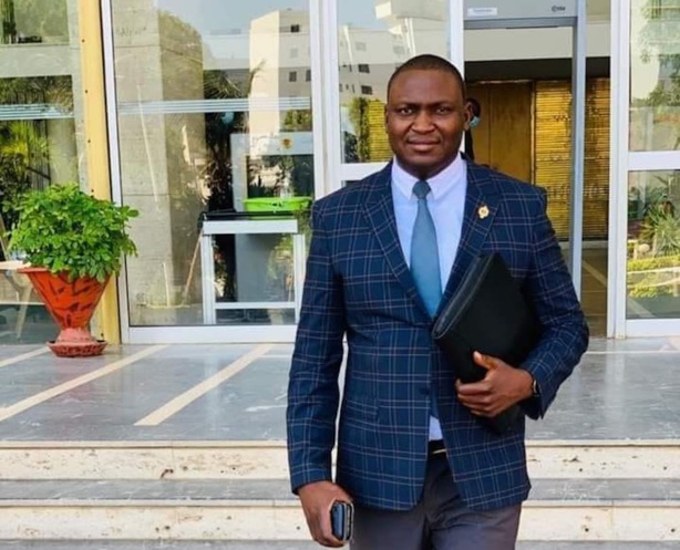 Le député Toussaint MANGA quitte le PDS Le député Toussaint MANGA quitte le PDS