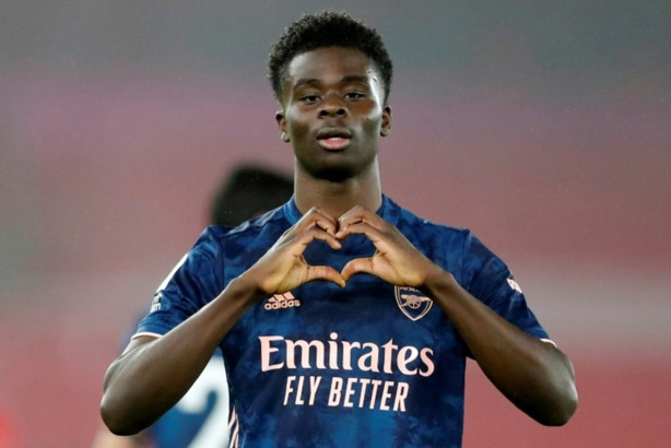 Bukayo Saka élu joueur anglais de l'année Bukayo Saka élu joueur anglais de l'année