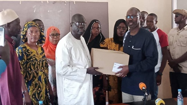 Weekend Social dans le Département de KAOLACK : Le DG de GTS offre des médicaments , des habits et produits d’hygiène aux populations des communes de Keur Socé et Sibassor Weekend Social dans le Département de KAOLACK : Le DG de GTS offre des médicaments , des habits et produits d’hygiène aux populations des communes de Keur Socé et Sibassor