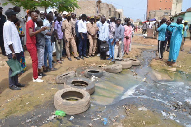 Inondation : Le ministre Issakha Diop constate les dégâts Inondation : Le ministre Issakha Diop constate les dégâts