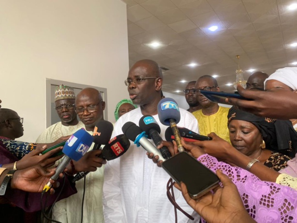 Le ministre de la Pêche, sur la cherté de la vie : « Beaucoup de problèmes ont été passés en revue » Le ministre de la Pêche, sur la cherté de la vie : « Beaucoup de problèmes ont été passés en revue »