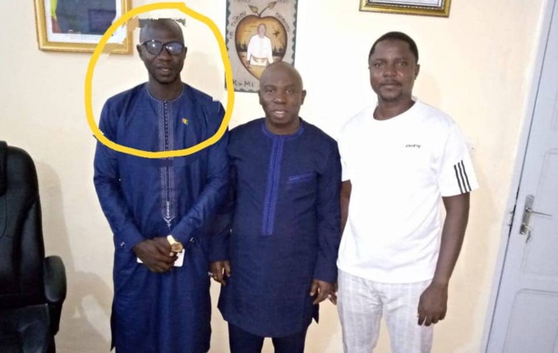 Le Mouvement Déclic Républicain mouille Ansoumana COLY de l'UCS : "Comment justifiez-vous l’argent de transport reçu si ce n’est pas d’ordre politique ? " Le Mouvement Déclic Républicain mouille Ansoumana COLY de l'UCS : "Comment justifiez-vous l’argent de transport reçu si ce n’est pas d’ordre politique ? "