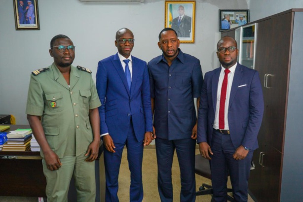 Série de visites 24 heures après son installation à la tête de AIBD sa : Abdoulaye Dieye à l’écoute de la plateforme aéroportuaire Série de visites 24 heures après son installation à la tête de AIBD sa : Abdoulaye Dieye à l’écoute de la plateforme aéroportuaire