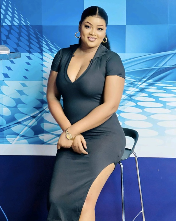 La "douce" actrice et animatrice Jeanne Mendy de la sen tv La "douce" actrice et animatrice Jeanne Mendy de la sen tv